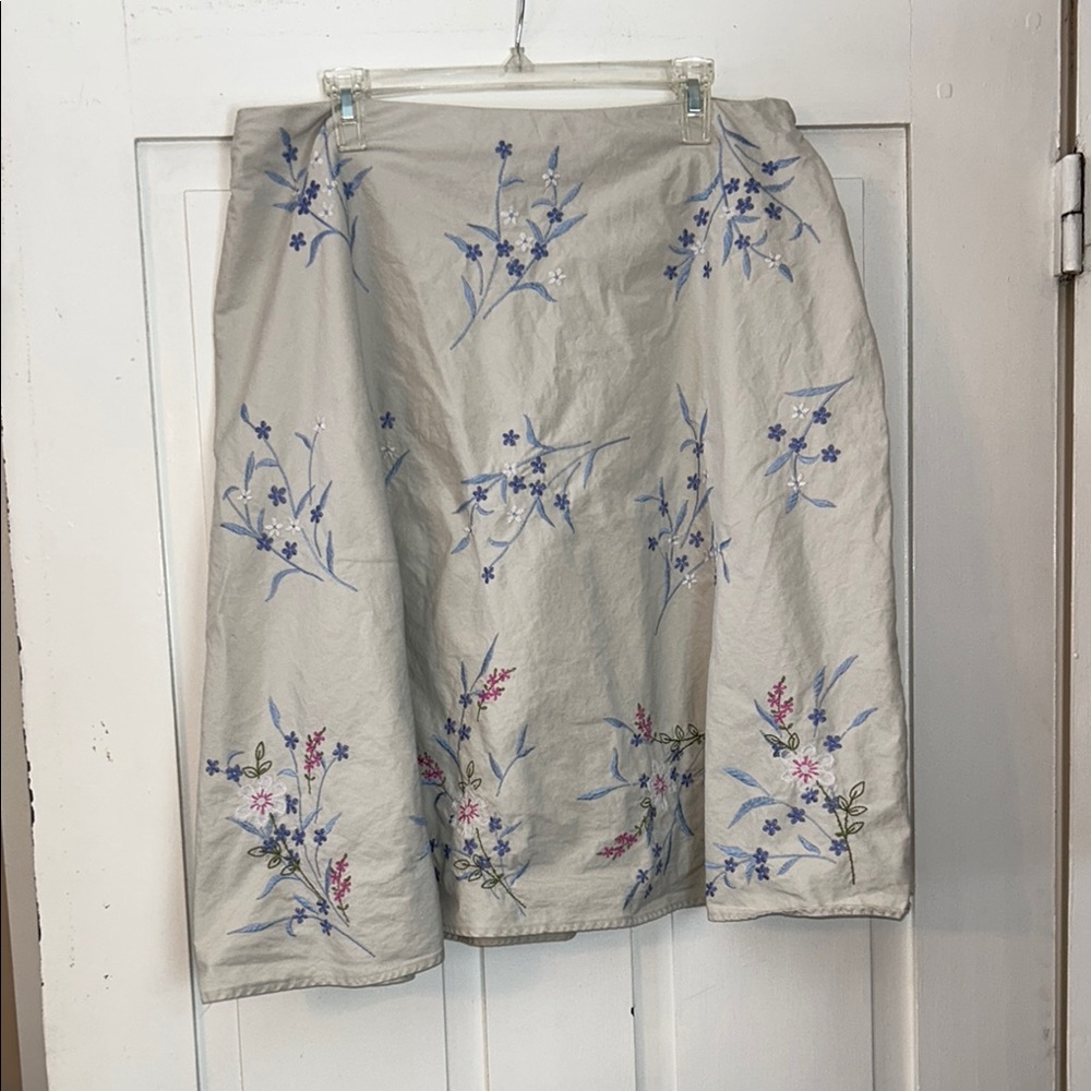 COVINGTON Women’s Embroidered Floral MIDI Skirt Flare sz 16 Blue Pink Cottage